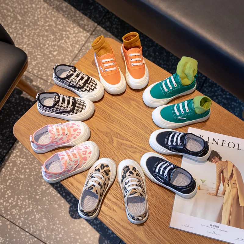 2025年秋季儿童百搭休闲板鞋男女童轻便舒一脚蹬适帆布鞋 701/702