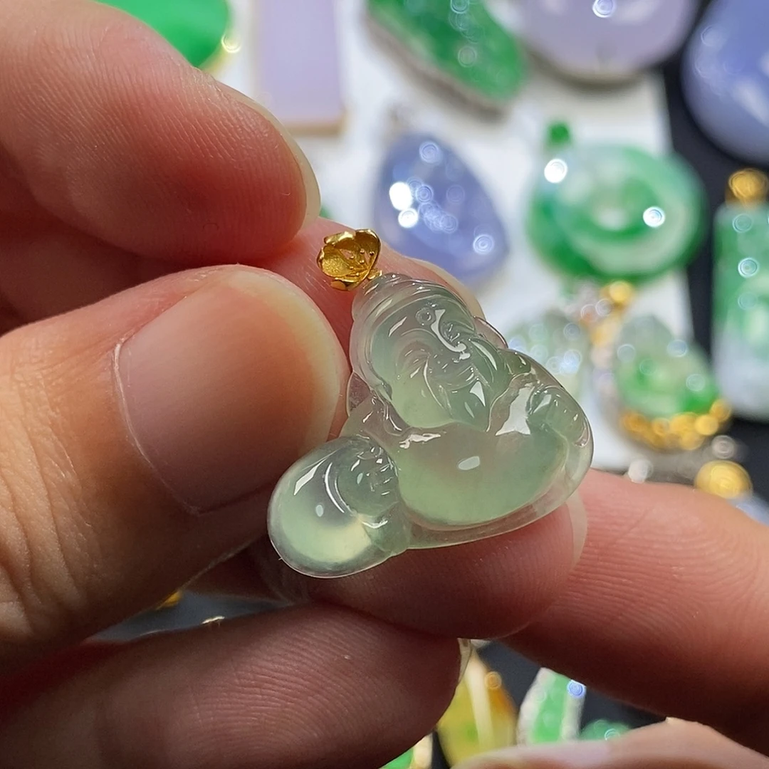 翡翠18K金镶嵌颈饰翡翠