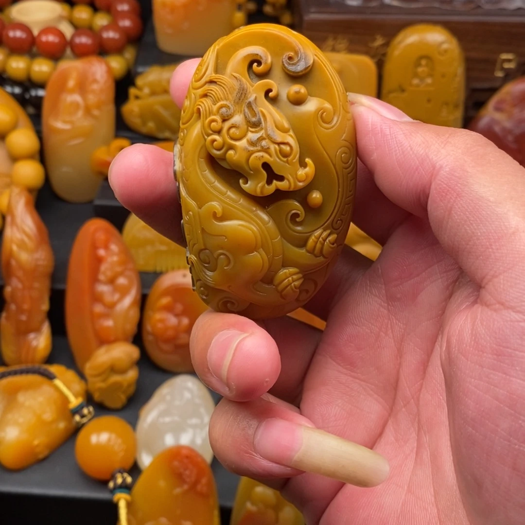 石英质玉未镶嵌颈饰