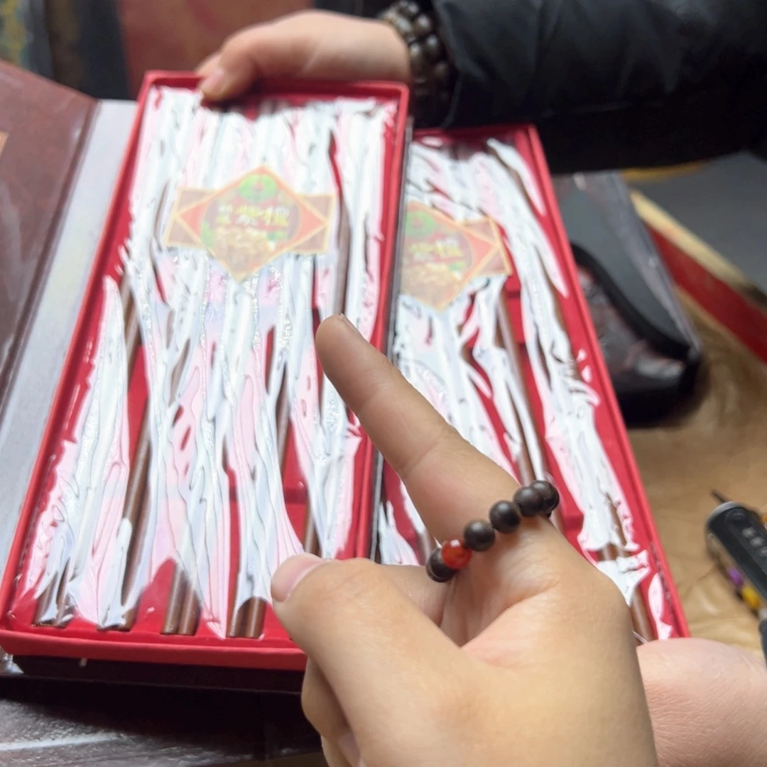 大叶紫檀（黑酸枝木类）