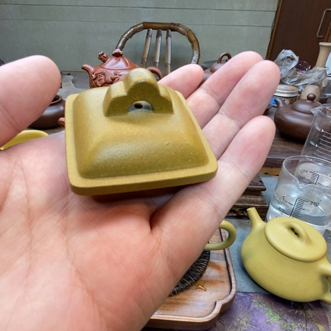 紫砂茶壶孤棱壶（原矿黄金段泥200cc）