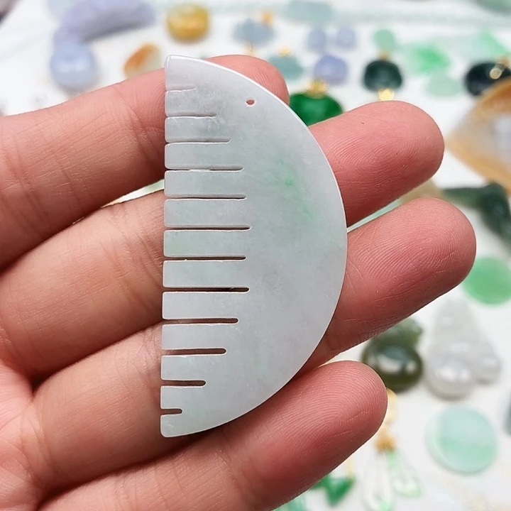翡翠未镶嵌颈饰木梳