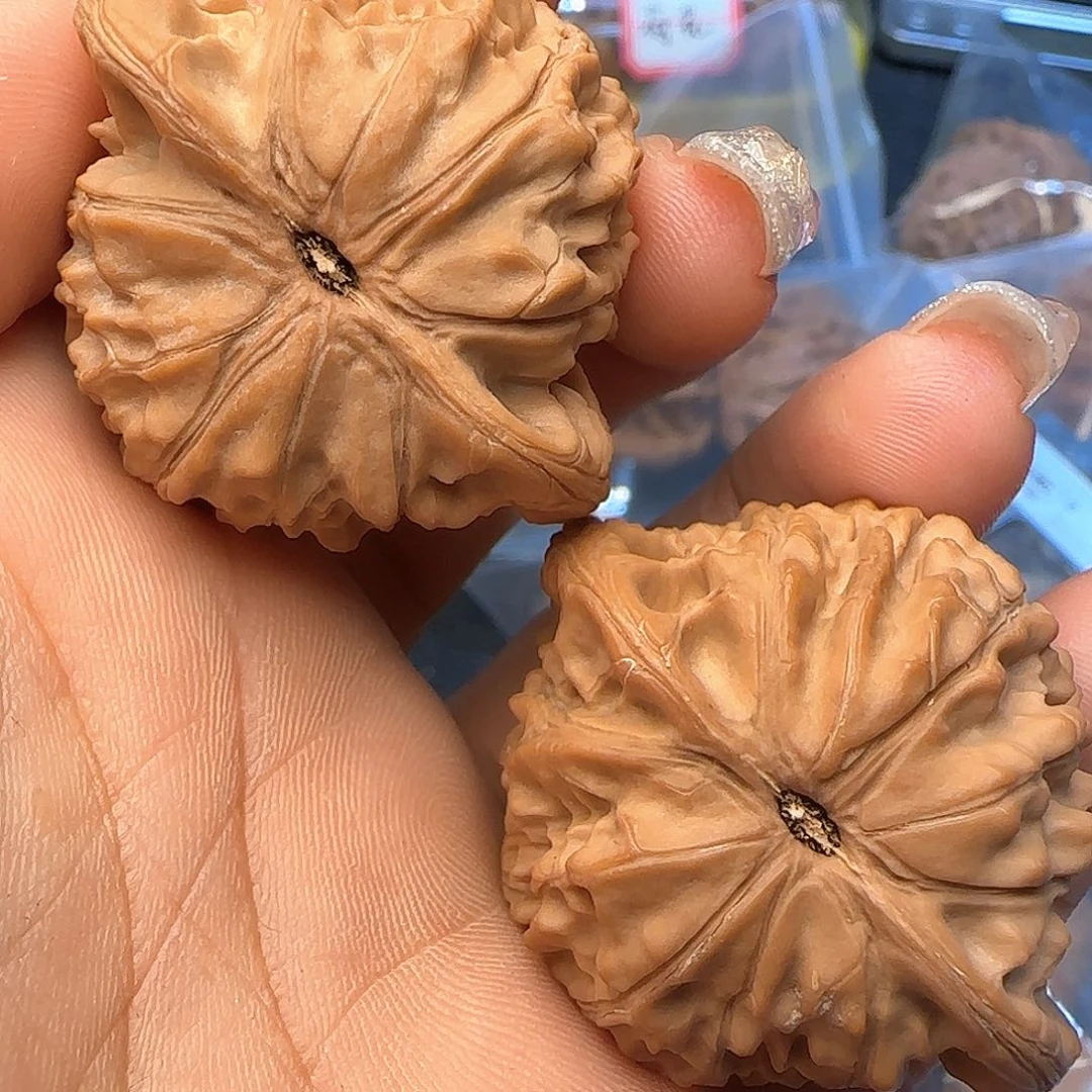 文玩核桃吊坠40.5荷花全