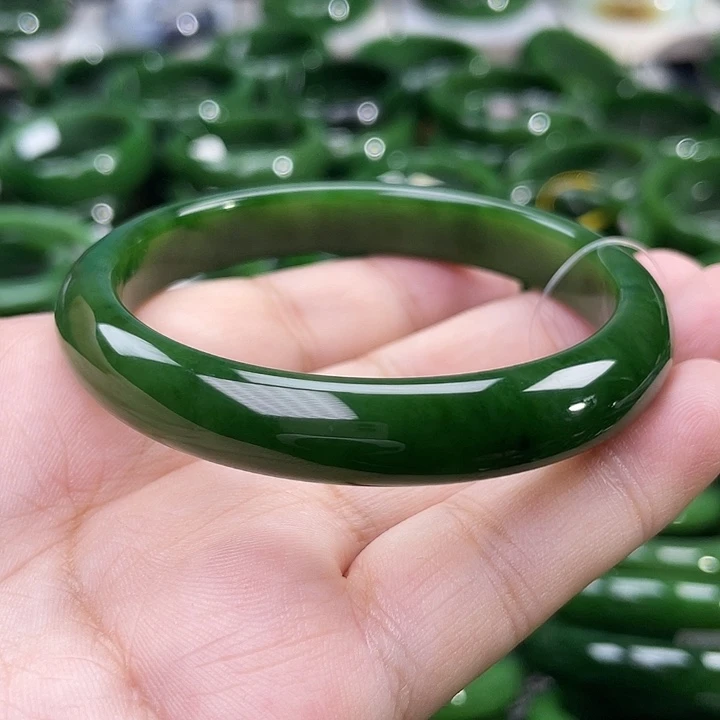 未镶嵌手镯和田玉（碧玉）