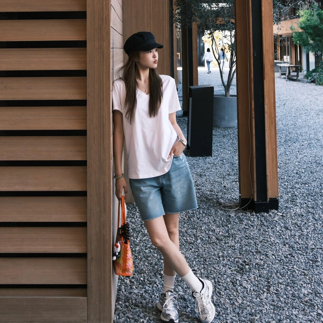 夏季新款洋气衣服女宽松通勤时尚百搭T恤上衣小众牛仔短裤套装女