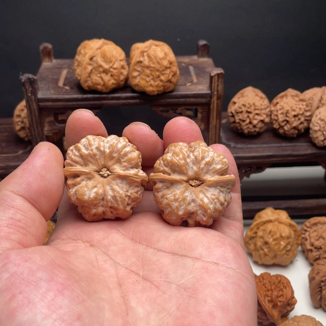 把件文玩核桃刘*酥蛤蟆头39