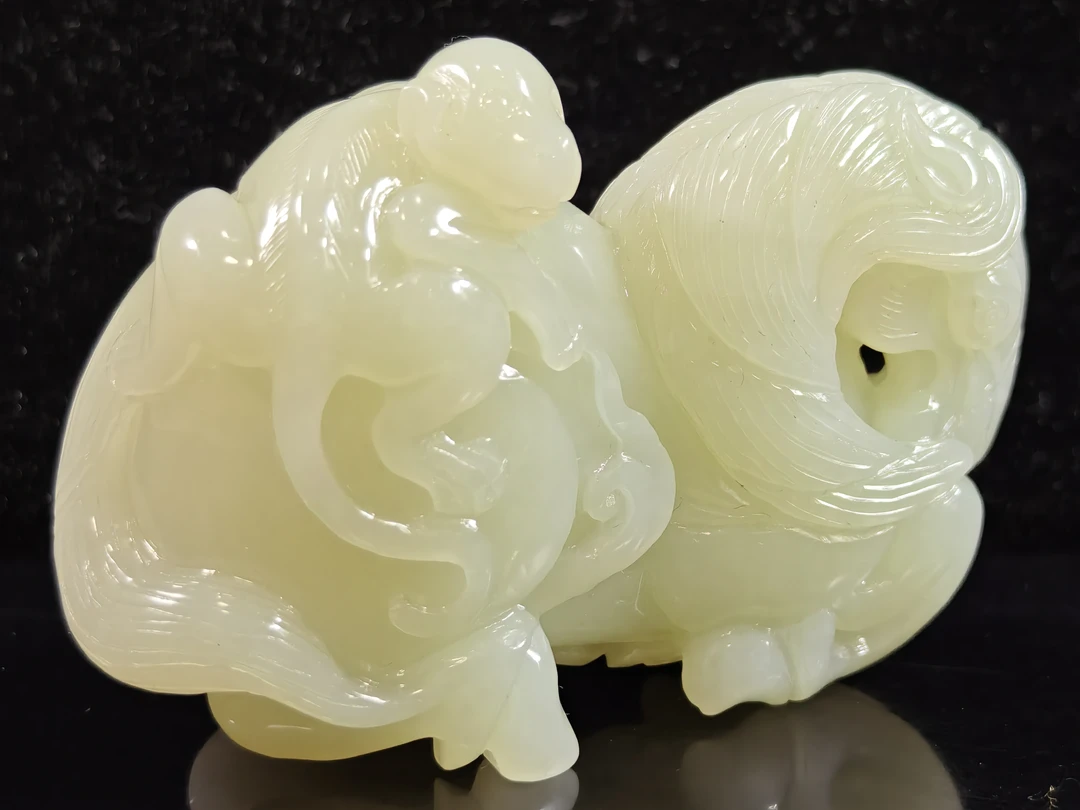 旧藏天然和田玉马上封侯摆件手把件306克87*40*57mm