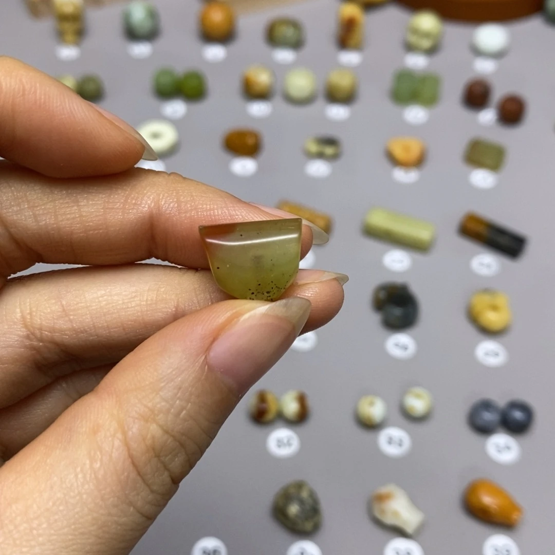 蛇纹石玉配饰合金5***?