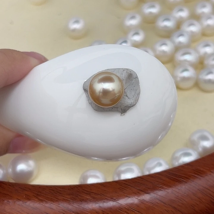 未镶嵌海水珍珠颈饰11-12mm 金珠 明月金H2