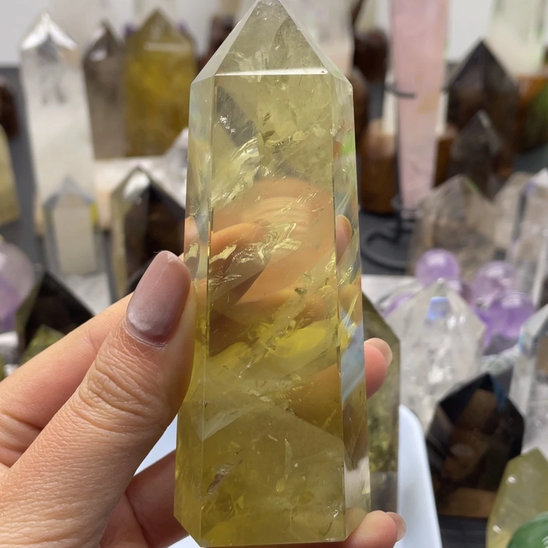 水晶39未镶嵌逍*候黄水晶柱