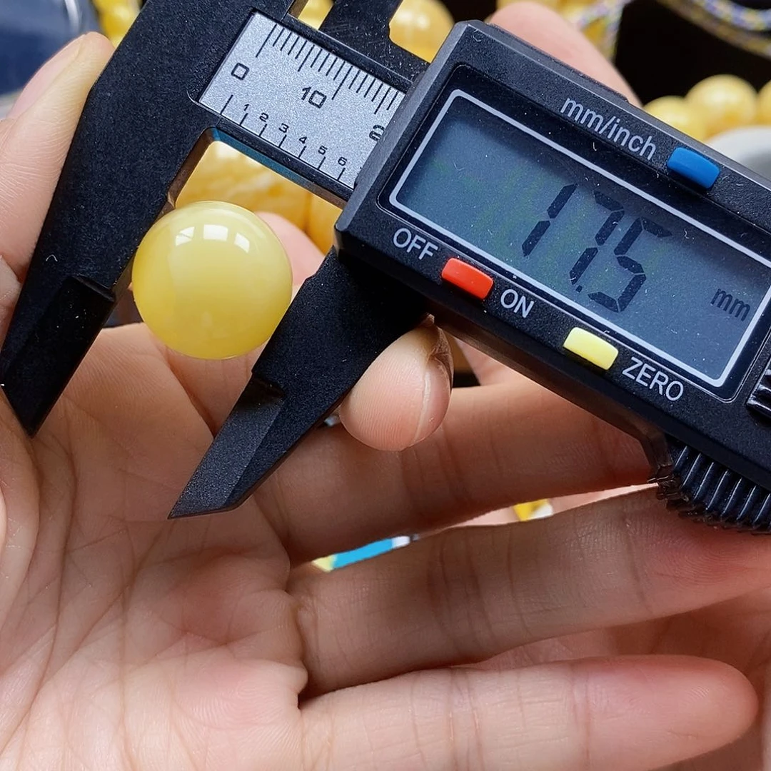 未镶嵌琥珀珠宝奇石