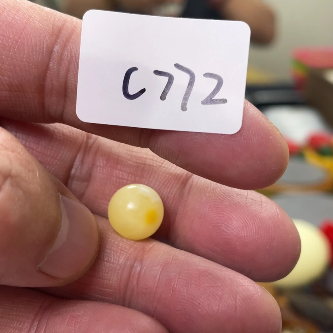 手链琥珀未镶嵌多样性发，发其中一件