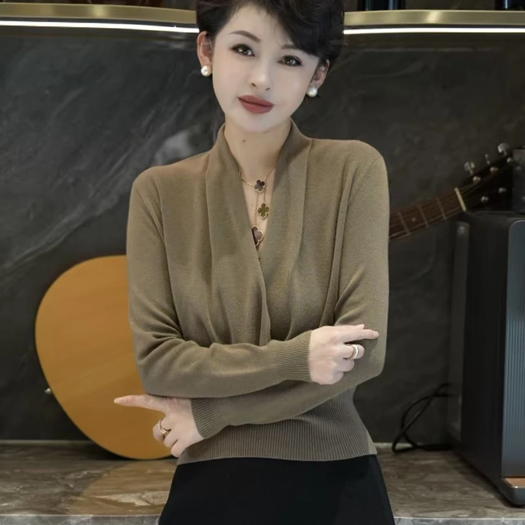 【飒爽自信 】休闲风百搭修身交叉领针织T恤 MG8312