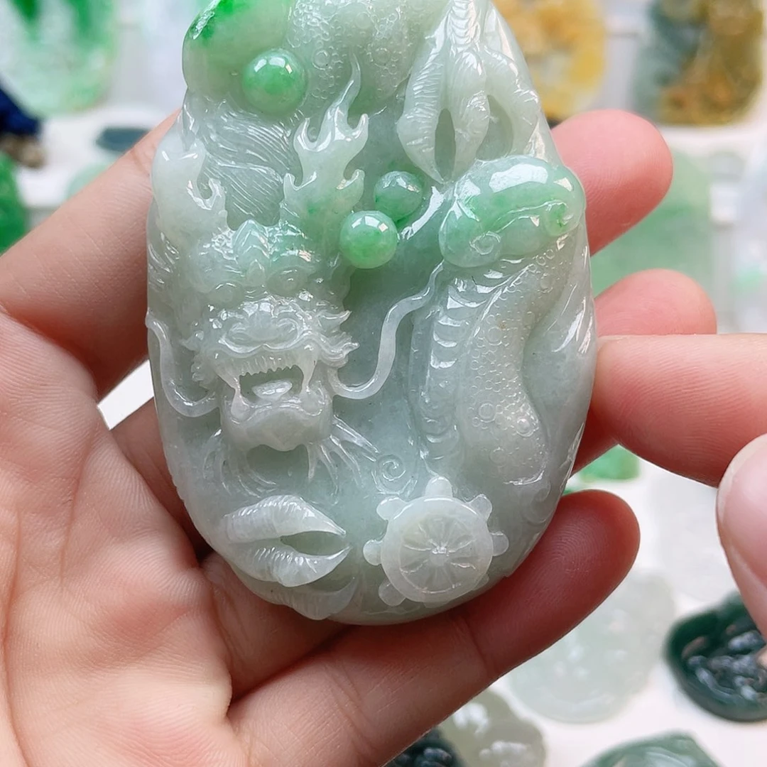翡翠颈饰未镶嵌龙