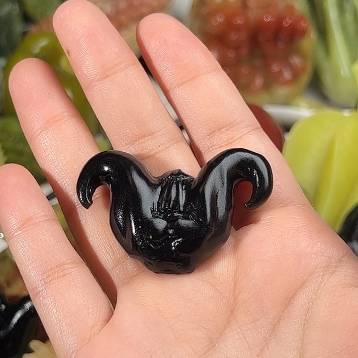 琬***儿蛇纹石玉未镶嵌珠宝奇石