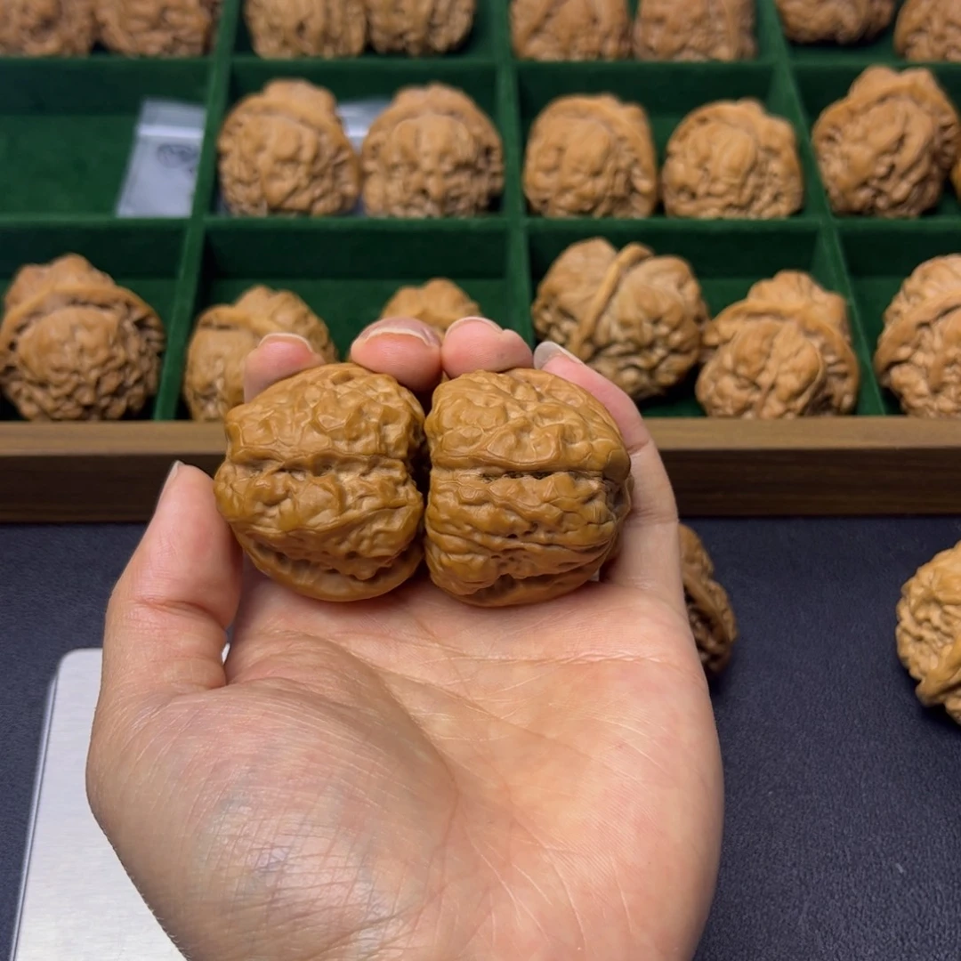 X***X吊坠文玩核桃40超大克重