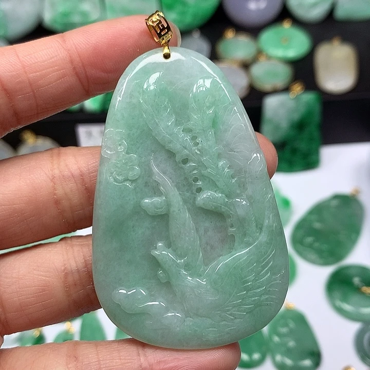 翡翠吊坠(不含链)18K金镶嵌