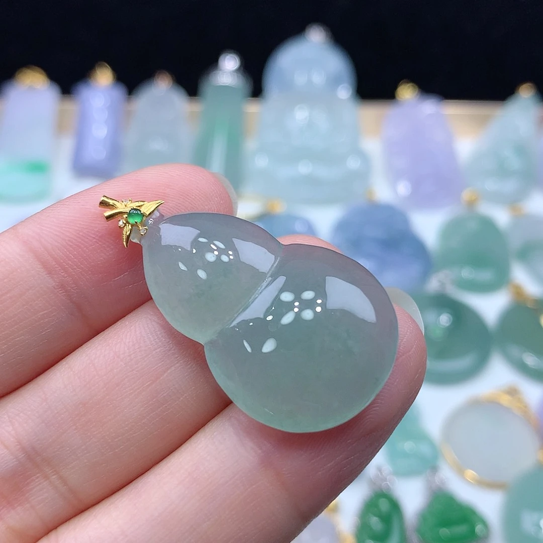 颈饰18K金镶嵌翡翠翡翠