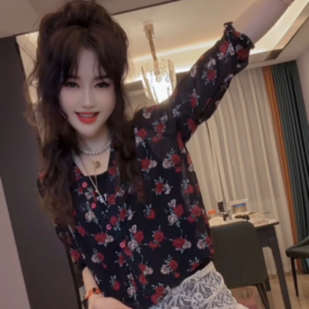 V领气质玫瑰印花长袖衬衫女春季新款宽松显瘦小众设计感上衣衬衣