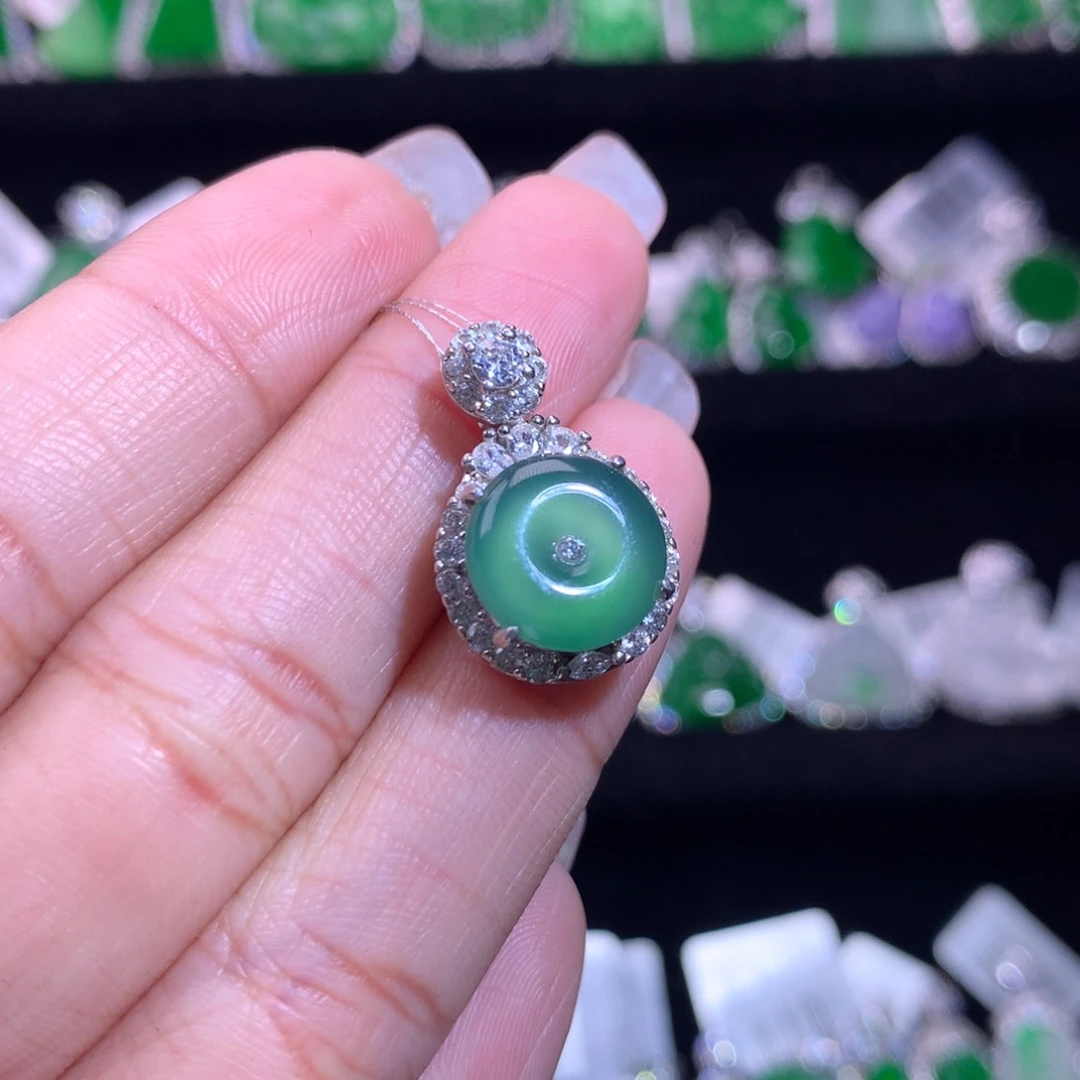 【闪购商品】颈饰银S925镶嵌翡翠