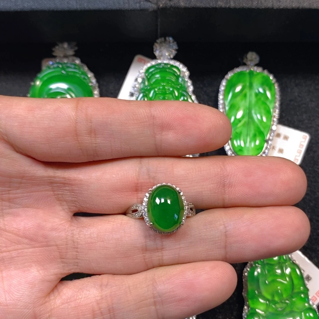 颈饰银S925镶嵌翡翠蛋面戒指