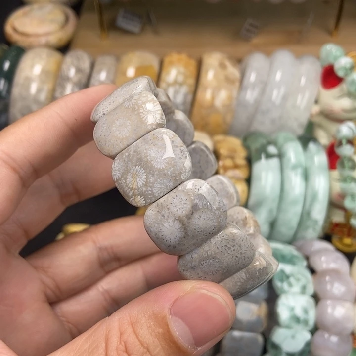 未镶嵌手链硅化珊瑚（珊瑚玉）