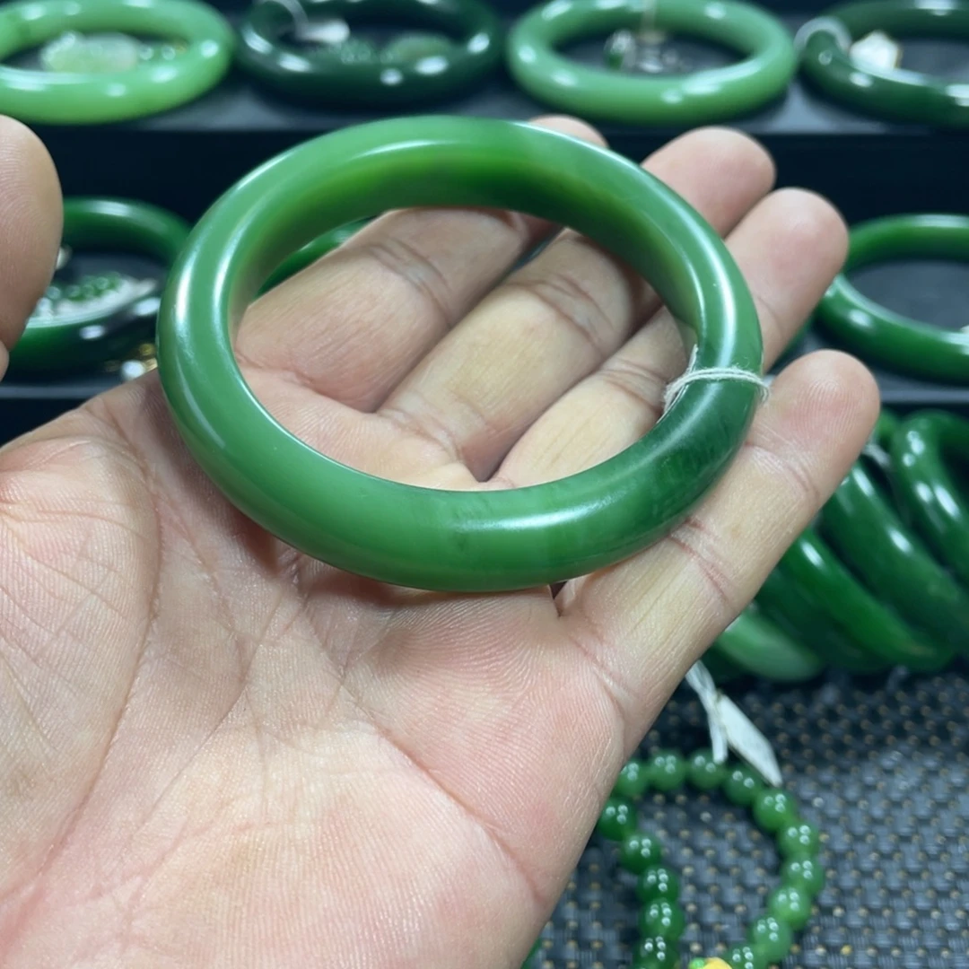 和田玉（碧玉）未镶嵌手镯