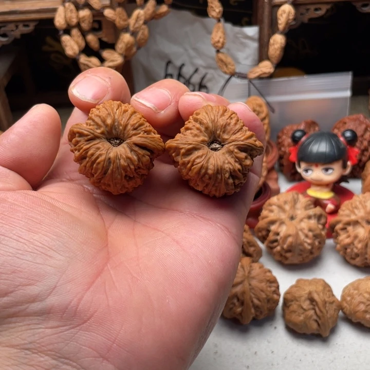 蟹***板文玩核桃吊坠南疆37