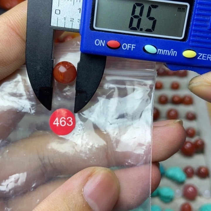 南红玛瑙未镶嵌配饰有瑕疵