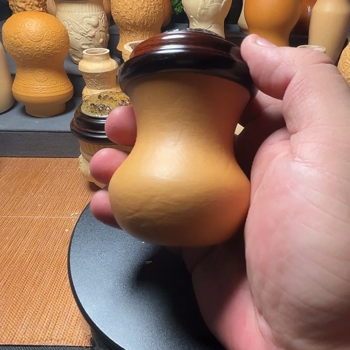 A***Q隐隐约约地看到一只