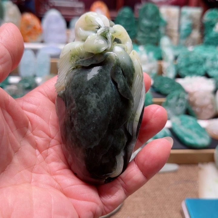 独山玉未镶嵌颈饰