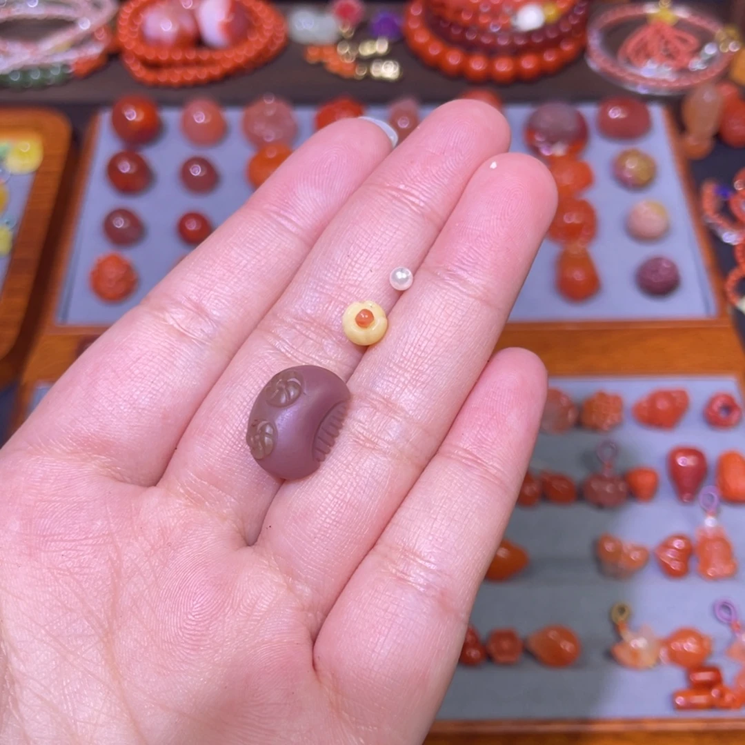 柠****玛瑙/玉髓未镶嵌盐源玛瑙梳子定制手机挂