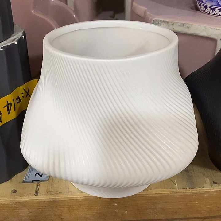 摆件陶盆有孔 微瑕介意勿