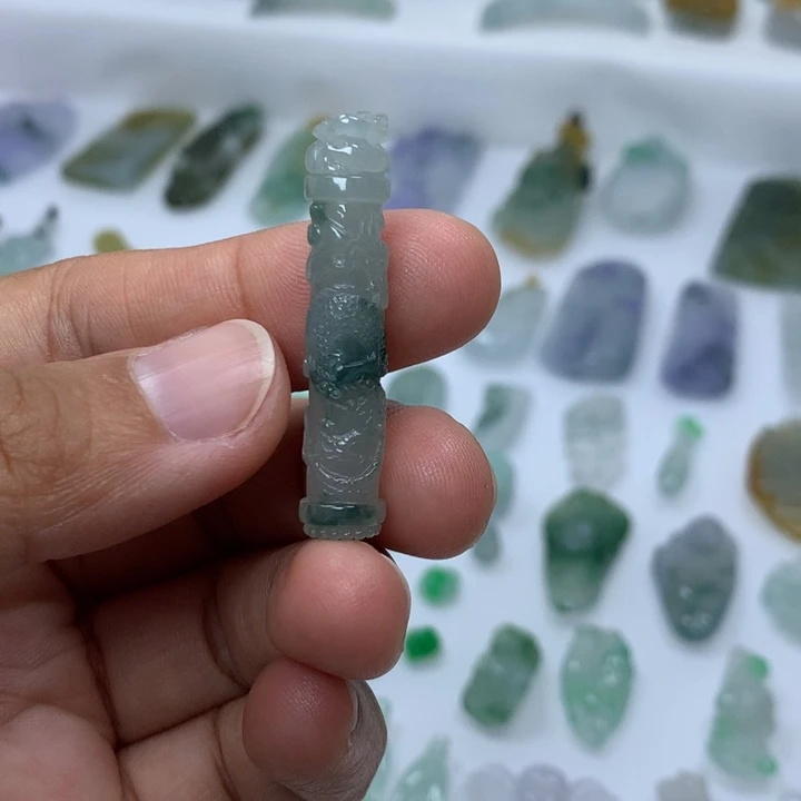 翡翠未镶嵌吊坠(不含链)