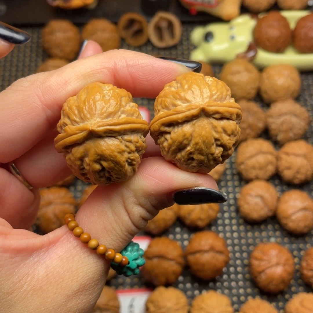 沪***姨吊坠文玩核桃30尺全品小龙珠