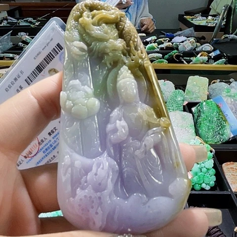 颈饰未镶嵌翡翠一个