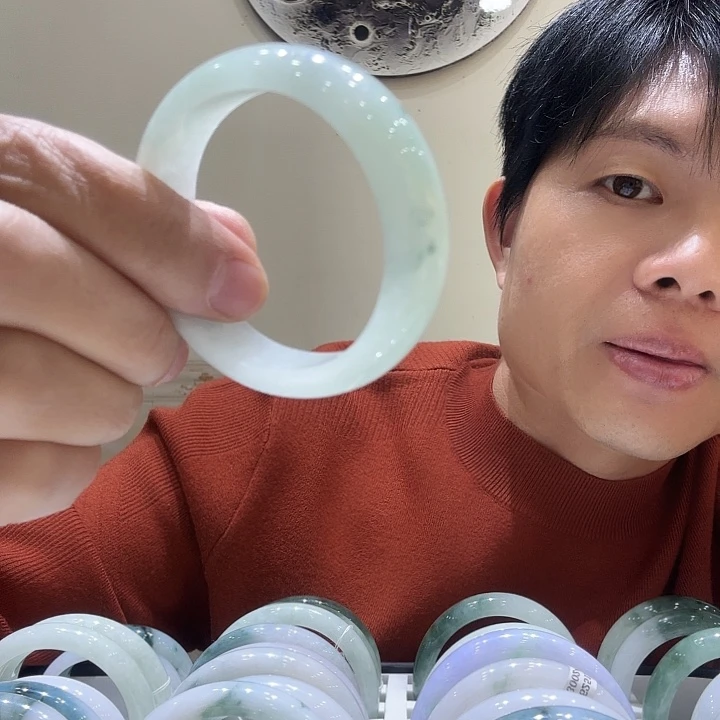 翡翠未镶嵌手镯翡翠未未嵌手镯