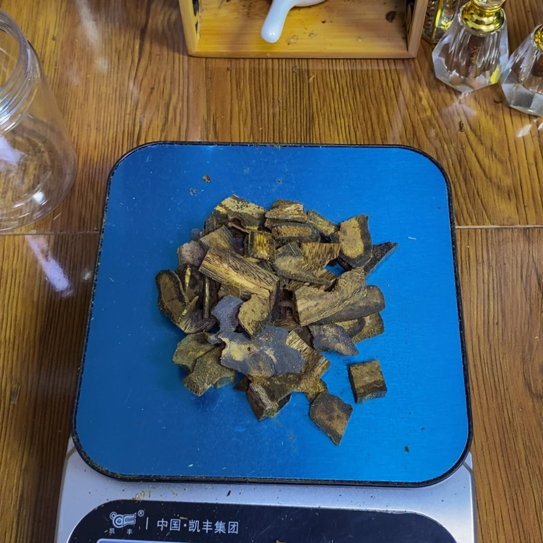 *****沉香沉香碎屑棋楠蓝宝石碎料20克