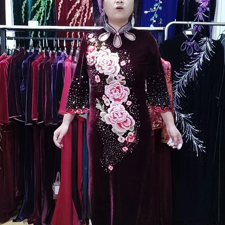 旅***亚酒红色金丝绒重工长款旗袍l码