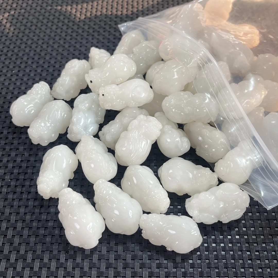 【源石珠宝】青海格尔木和田玉白玉约32mm貔貅（多样性发一）