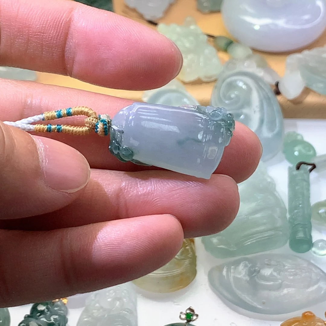 颈饰未镶嵌翡翠挂件