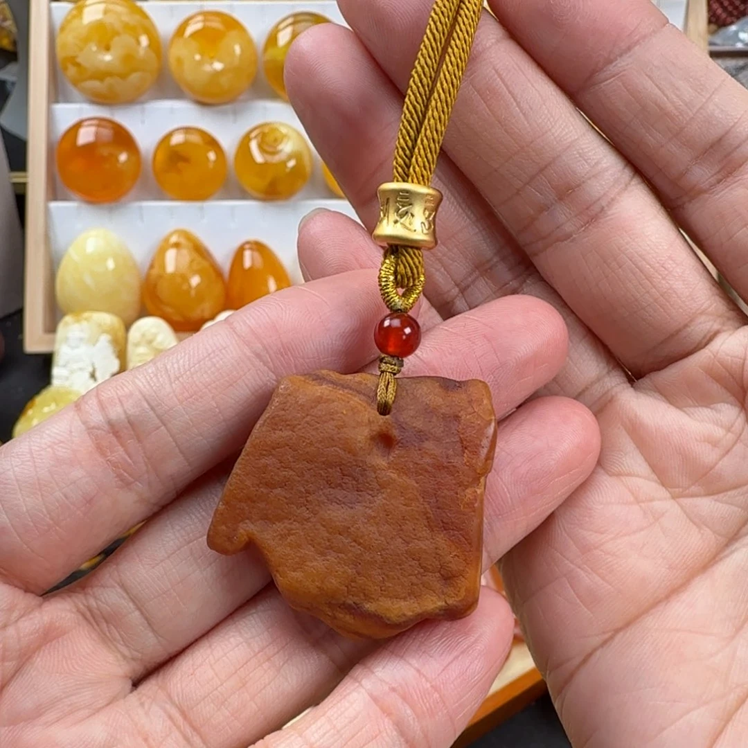 蜜蜡未镶嵌颈饰蜜蜡