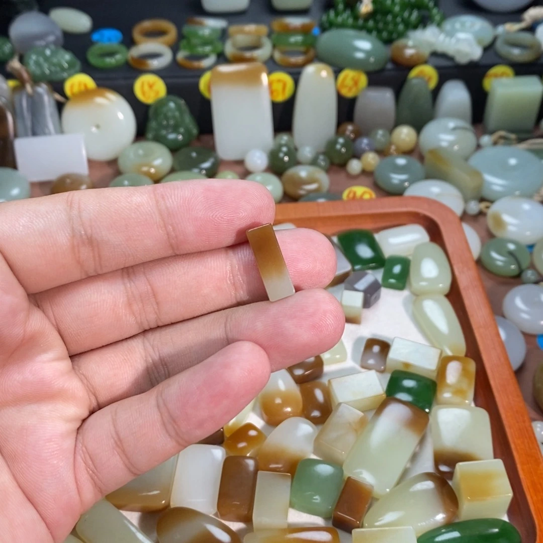 和田玉未镶嵌吊坠(不含链)