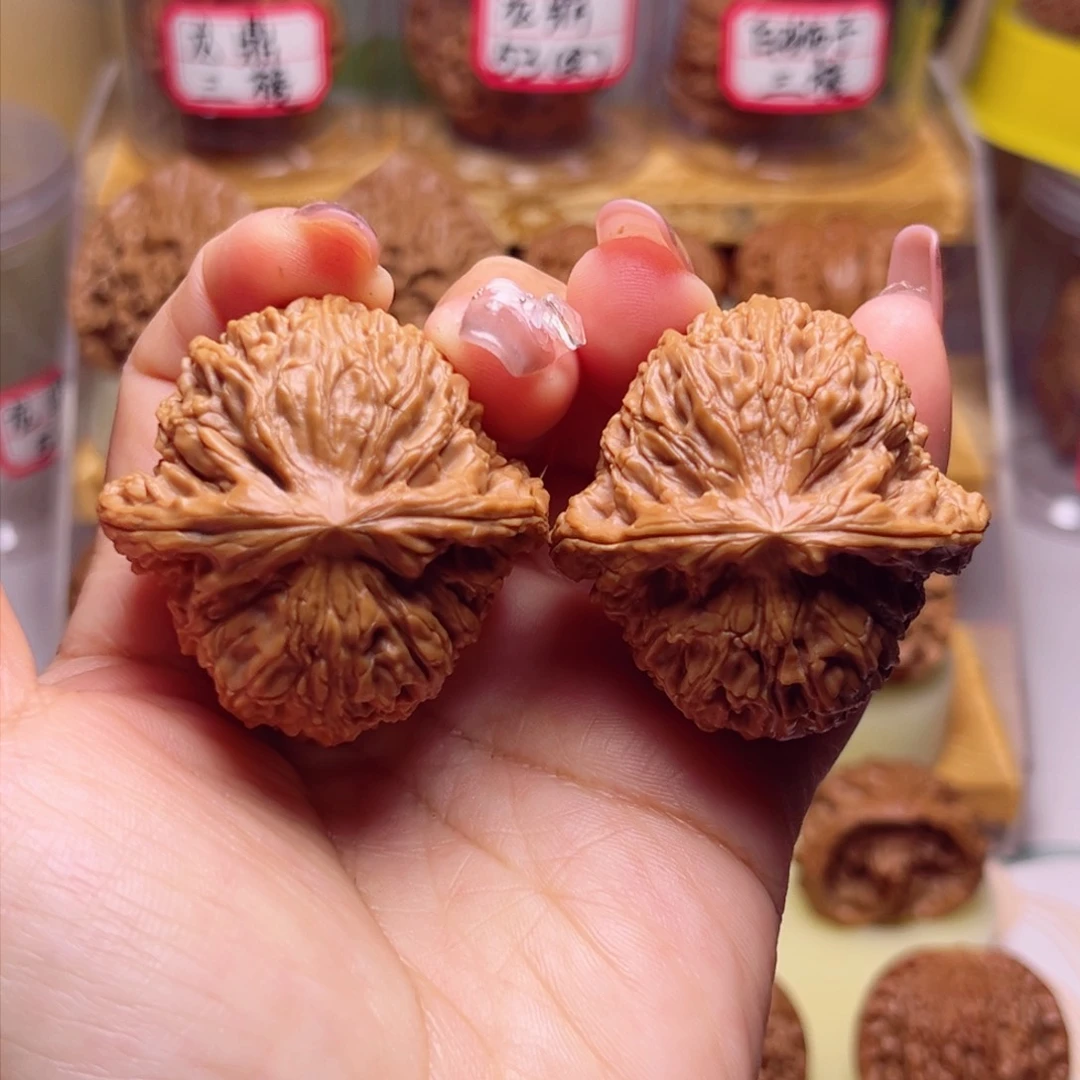 文玩核桃吊坠44尺南江石