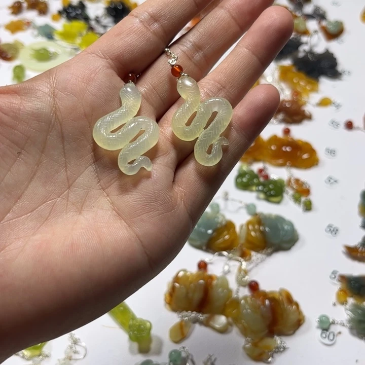 合金蛇纹石玉耳饰