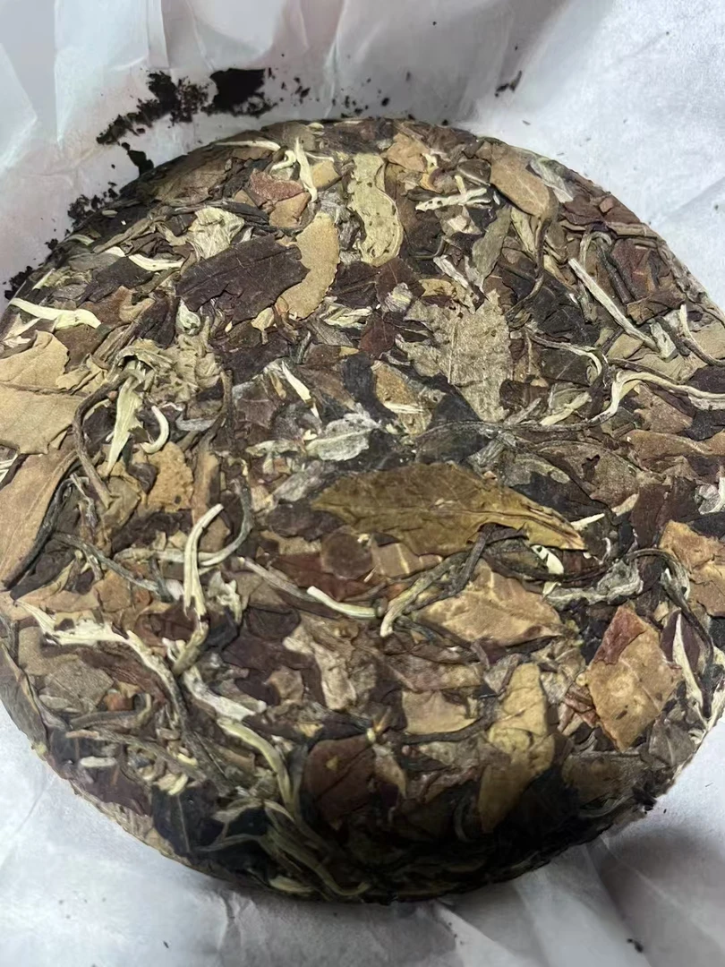 小户赛2021老白茶357克，有药香云南临沧普洱茶