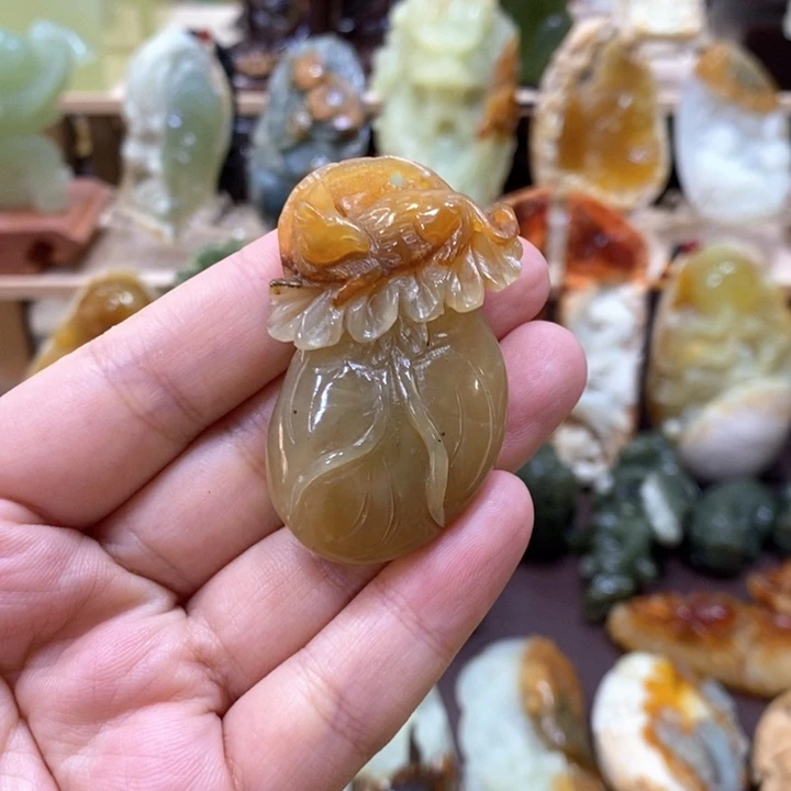 未镶嵌蛇纹石玉颈饰