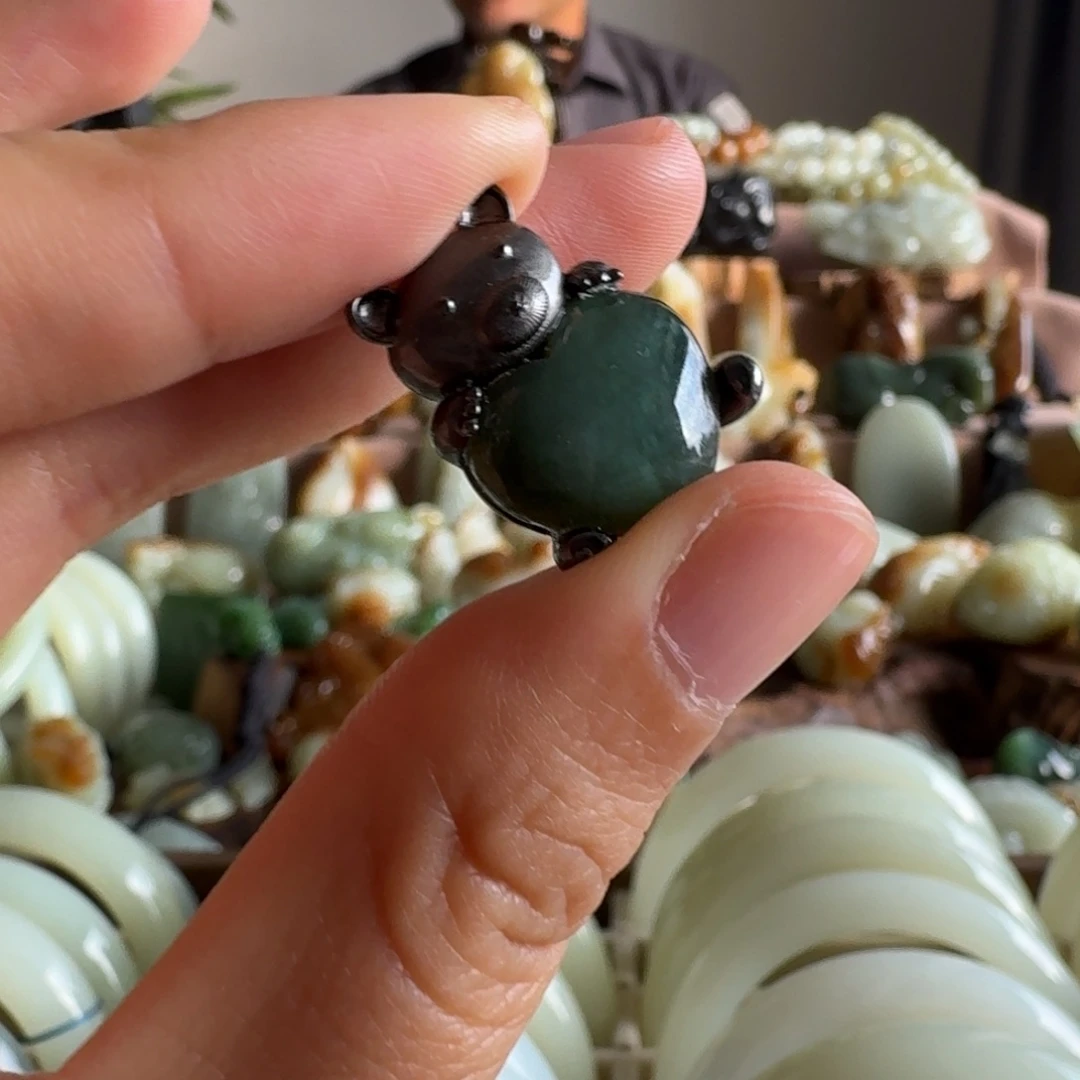 和田玉（糖玉）未镶嵌颈饰