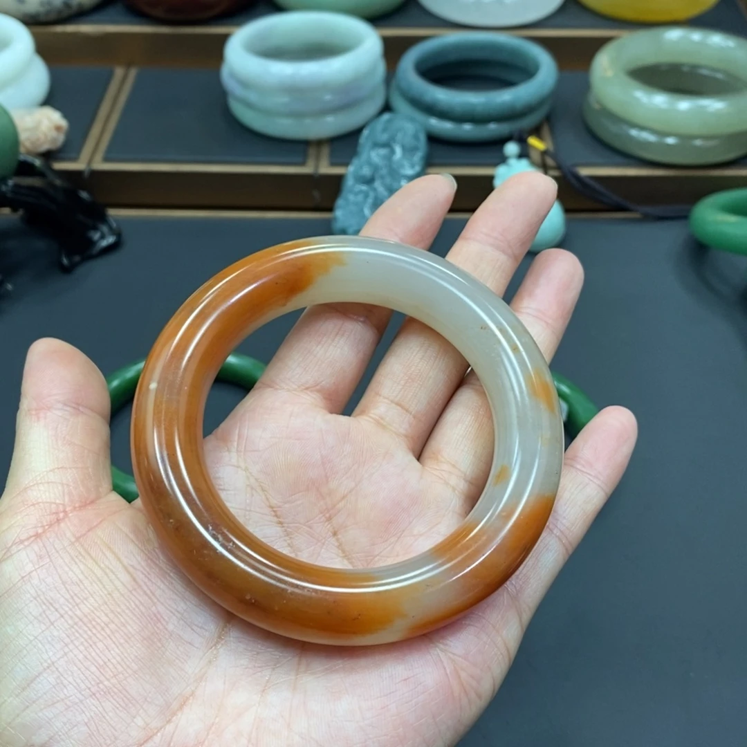 红***墨石英质玉手镯未镶嵌