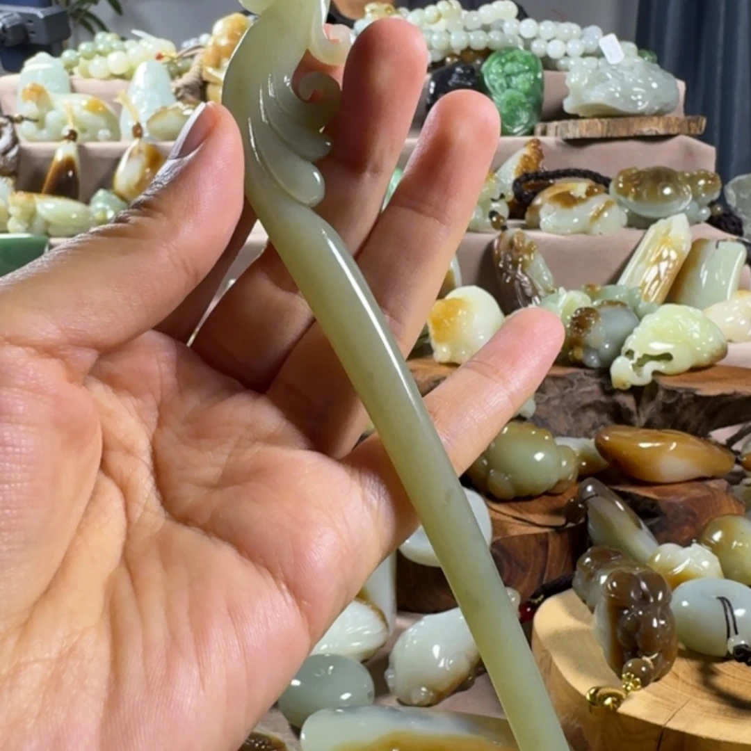 和田玉（糖玉）未镶嵌颈饰